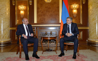 Acting Prime Minister Karen Karapetyan meets with Artsakh Republic President Bako Sahakyan