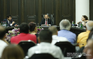 La Conférence de presse de Nikol Pashinyan, Premier ministre de la RA