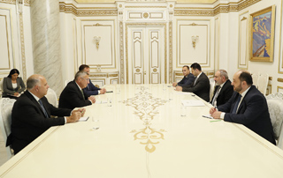Премьер-министр Пашинян принял представителей Армянской ассамблеи Америки