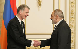 Nikol Pashinyan received Richard Moore
