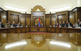 PM Pashinyan chairs Security Council meeting 