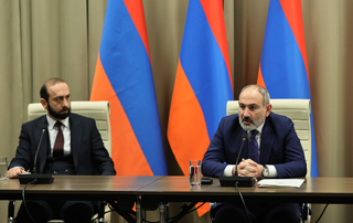 Le Premier ministre a rencontré les chefs des missions diplomatiques de l'Arménie accréditées dans les pays étrangers 