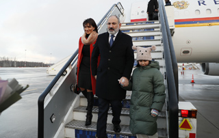 The Prime Minister arrives in Saint Petersburg