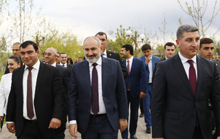 The Prime Minister gets acquainted with the progress of construction of roads, schools, kindergartens and other projects in Armavir Province