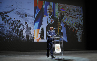 Nous ne devons pas avoir peur de dire, au nom de Vazgen Sargsyan, que la Patrie est l'État et que l'État est la Patrie: le Premier ministre lors de l'événement consacré au 30e anniversaire de l'Union des volontaires de Yerkrapah