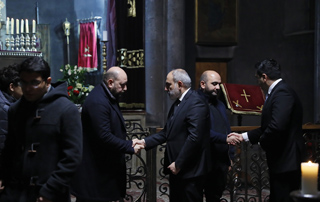 Премьер-министр Пашинян присутствовал на панихиде по Бабкену Араркцяну