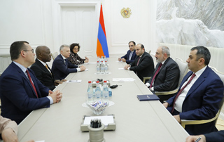 
Премьер-министр Пашинян принял генерального директора Международной организации труда Жильбера Унгбо
