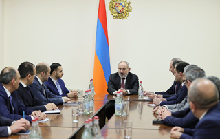 The Prime Minister introduces the newly appointed minister Mkhitar Hayrapetyan to the staff of the Ministry of High-Tech Industry 