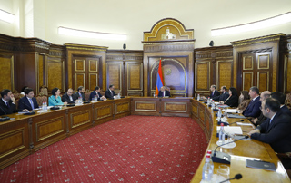 PM Pashinyan chairs consultation on progress of social-economic inclusion programs and housing issues of people forcibly displaced from Nagorno-Karabakh 