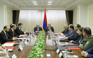 PM Pashinyan chairs Security Council meeting