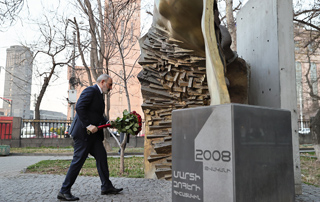 The Prime Minister honors the memory of the victims of March 1, 2008 events