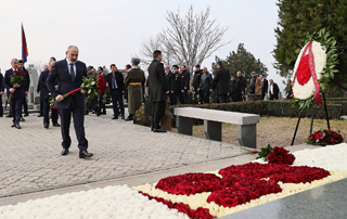 The Prime Minister pays homage to the memory of Vazgen Sargsyan