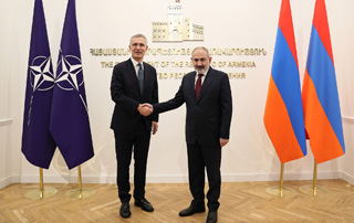 Entretien privé entre le Premier ministre de l'Arménie et le Secrétaire général de l'OTAN