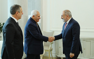 The Prime Minister receives the heads of the International Weightlifting Federation