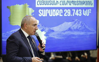 Վարչապետը հանդիպում է ունեցել ամերիկյան առաջատար բուհերում կրթություն ստացող ուսանողների հետ