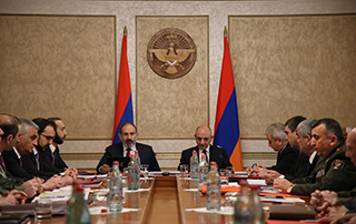Nikol Pashinyan meets with Bako Sahakyan in Stepanakert