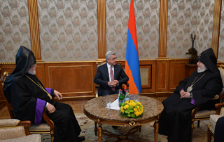 PM hosts Catholicos of All Armenians and Catholicos of Great House of Cilicia