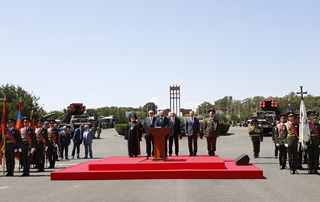 PM attends First Armenian Republic and Heroic May Battles 100th anniversary celebrations in Sardarapat