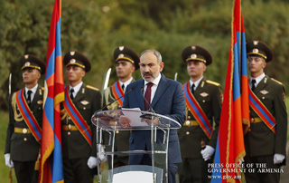 "Pour la première fois dans l'histoire, le héros national de l'Arménie, un militaire, recevra sa médaille personnellement". Le Premier ministre a remis des récompenses d'État élevées aux héros des batailles victorieuses de Tavush