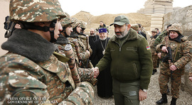 Nikol Pashinyan visits military stronghold and congratulates servicemen on New Year
