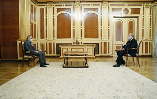 Nikol Pashinyan meets with President Armen Sarkissian


