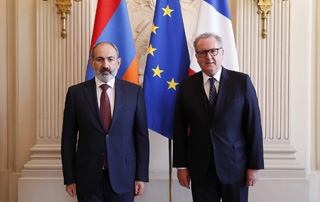 Франция рядом с Арменией - можете сейчас и впредь также полагаться на нас: состоялась встреча Никола Пашиняна и Ришара Феррана