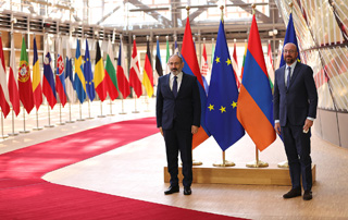 "L'UE est aux côtés de l'Arménie pour soutenir des réformes plus profondes" - Charles Michel à Nikol Pashinyan