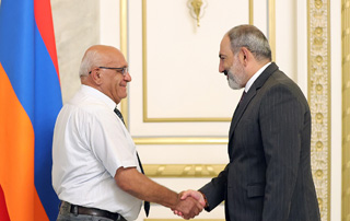 Nikol Pashinyan meets with Levon Shirinyan