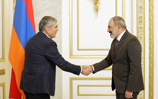 Nikol Pashinyan holds political consultations: meeting held with Aram Sargsyan