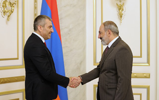 Nikol Pashinyan meets with Fair Armenia party chairman Norayr Norikyan