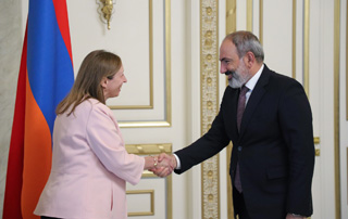 Nikol Pashinyan reçoit l'Ambassadrice américaine Lynne Tracy