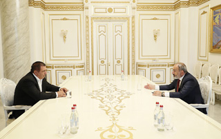 Nikol Pashinyan meets with Gagik Tsarukyan