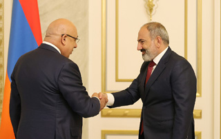 Nikol Pashinyan rencontre le président du parti «Démocrates libres», Khachatur Kokobelyan

