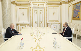 Nikol Pashinyan reçoit l'Ambassadeur de Russie en Arménie, Sergueï Kopyrkin