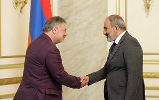 Dzhevan Cheloyants presents new investment initiatives to Nikol Pashinyan