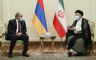 Nikol Pashinyan et Ebrahim Raisi ont discuté d'un large éventail de questions liées au développement de la coopération arméno-iranienne