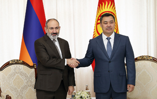 L'Arménie et le Kirghizstan vont renforcer leurs relations économiques - le Premier ministre Pashinyan rencontre le Président du Kirghizstan

