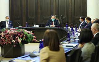 Правительство планирует осуществить 37 программ объединения общин