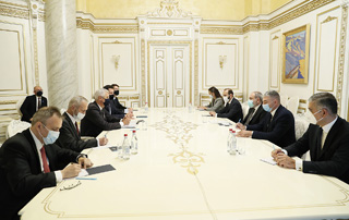Le Premier ministre Pashinyan a reçu la délégation conduite par le ministre des Affaires étrangères de la Slovaquie