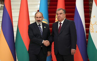 Nikol Pashinyan et Emomali Rahmon se sont rencontrés à Douchanbé