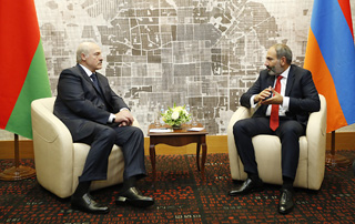 Le Premier ministre Pashinyan a eu une conversation téléphonique avec le président biélorusse Alexandre Loukachenko