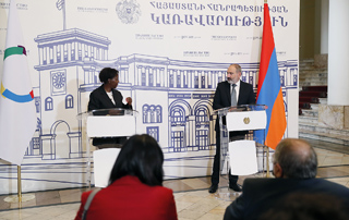 Премьер-министр Пашинян и генеральный секретарь МОФ Луиз Мушикивабо выступили с заявлениями для представителей СМИ