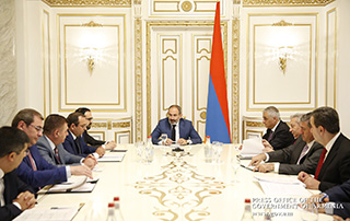 Nous ne devrions pas avoir des cas d'abus de position dominante։ Le Premier ministre Pashinyan a tenu une réunion sur les monopoles économiques