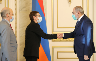 PM Pashinyan, Ambassador of France discuss bilateral agenda
