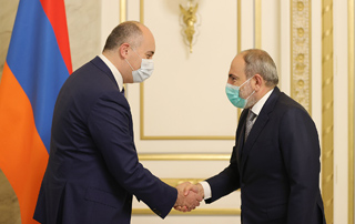 Les relations entre l'Arménie et la Géorgie connaissent une grande dynamique: le Premier ministre a reçu le ministre géorgien de la Défense
  
