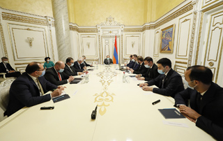 PM Pashinyan chairs consultation on economic priorities 