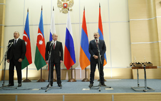 Премьер-министр Армении, президент России и президент Азербайджана приняли совместное заявление
