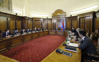 
Le Premier ministre a discuté des propositions de programmes d'investissement à grande échelle dans le domaine du développement urbain
