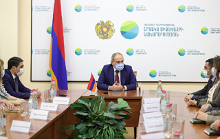 PM Pashinyan introduced the newly appointed Minister of Environment to the staff of the ministry 