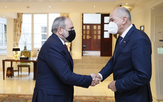 Les Premiers ministres arménien et slovène discutent des questions liées aux relations entre l'Arménie et l'UE, ainsi que de la coopération arméno-slovène 
